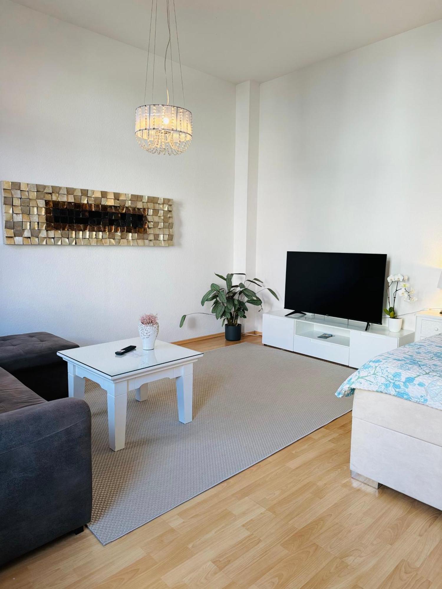 Wohnung Am Schlossgarten Шверин Экстерьер фото