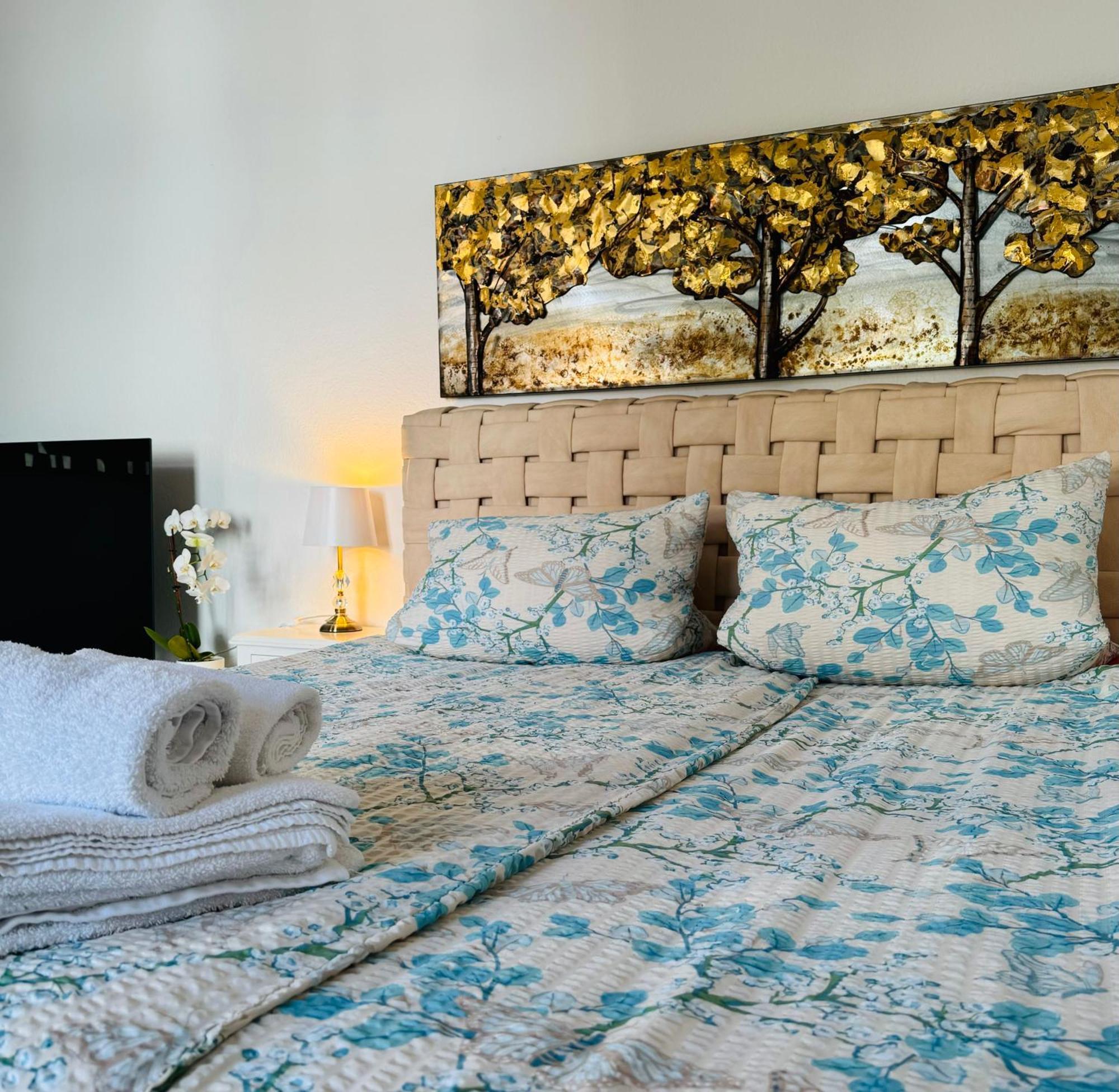 Wohnung Am Schlossgarten Шверин Экстерьер фото
